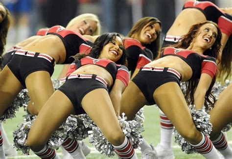 20 Of The Most Hilariously Shocking Cheerleader Wardrobe Malfunctions