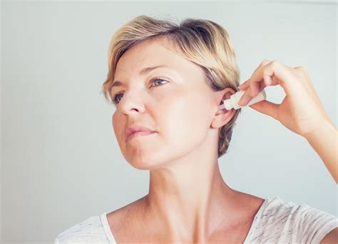 Mal aux oreilles : les indications des gouttes auriculaires