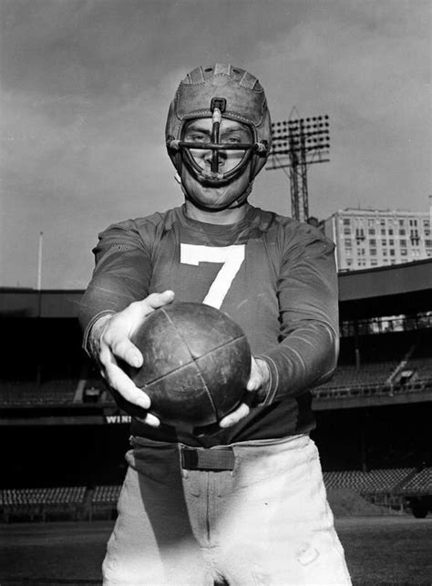 Giants center Mel Hein is seen October 11, 1945, in New York. | New york giants football, New ...