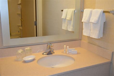 Hotel in Lansing, Michigan with Indoor Pool | SpringHill Suites Lansing