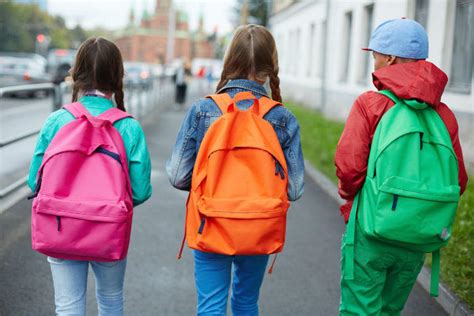 9 Things to Consider When Buying a Kids Backpack for School