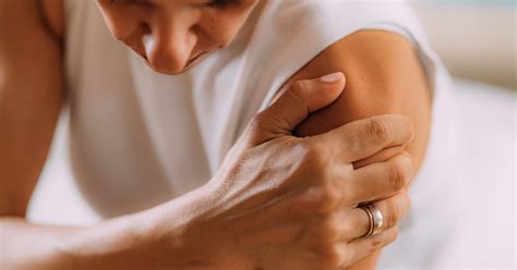 How Somatic Exercise Can Heal Your Chronic Shoulder Pain – The Workout Witch