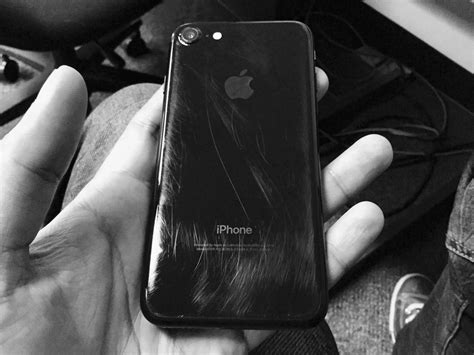 Jet Black iPhone 7 Looks Awful After a Few Months of Use