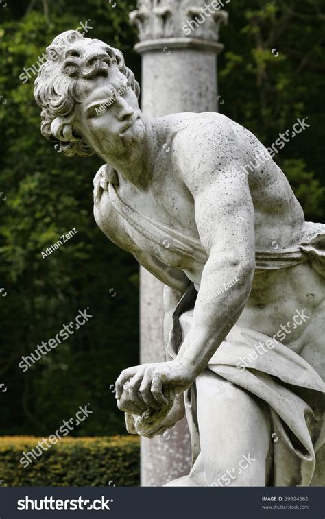 Statue David Killing Goliath Slingshot English Stock Photo 29994562 ...