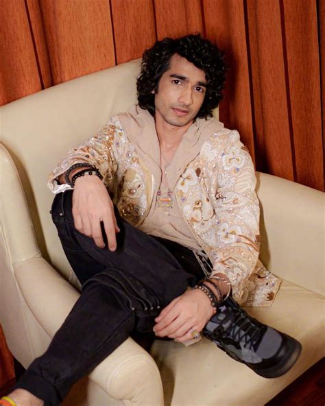 Shantanu Maheshwari attractive photoshoot went viral, see pics