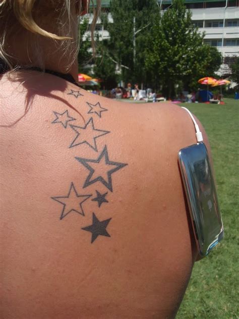 Discover 62+ star tattoo on shoulder - thtantai2