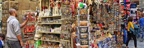 Quick Tips to Grow Your Souvenir Shop Business | Bplans