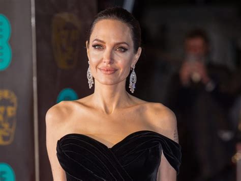 Angelina Jolie Reportedly Tippd Off The Paparazzi Who Photographed Her ...