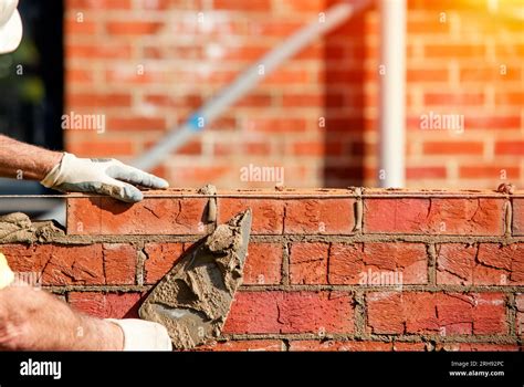 Builder mature uk hi-res stock photography and images - Alamy