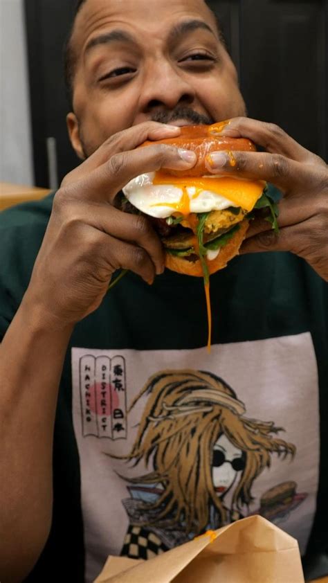 One burger, all the toppings 🍔 @ Eggslut, Tokyo, Japan