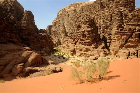 Red Dunes Wadi Rum (2) | Wadi Rum | Pictures | Jordan in Global-Geography