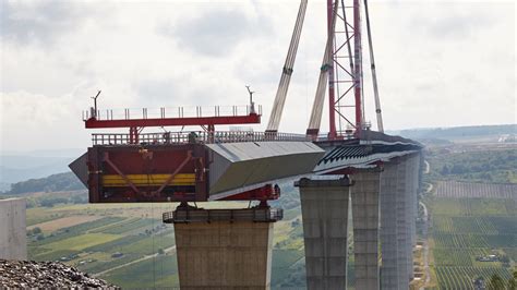 Mosel Bridge Construction, Germany (Photo: Thomas Frey) [1280x720] : r ...