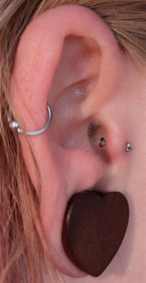 how can I get the crusties off the back of my tragus piercing? : r ...