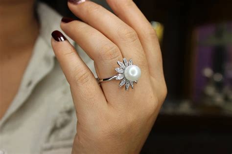 Pearl Engagement Rings: A Timeless and Unique Option - HMP