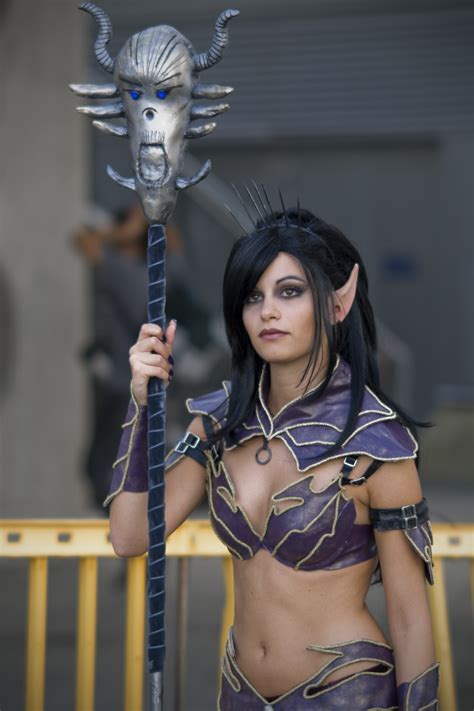 Dark Elf Sorceress Cosplay (from Warhammer online)