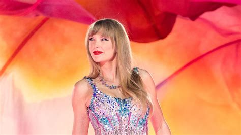 Taylor Swift Sparkles in Her Midnights Bodysuit at Las Vegas Eras Tour