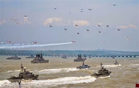 Indonesia navy at military parade 2014 [960x609] : r/MilitaryPorn