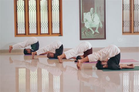 Online Yoga Courses & Classes | Sivananda Yoga Vedanta Centre, Trivandrum