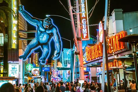 21 Fun Things to Do in Los Angeles, California at Night