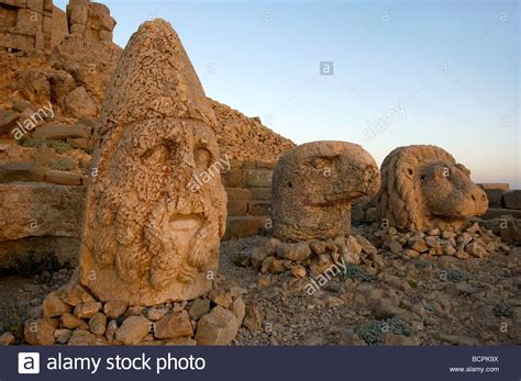 Carved stone heads at Mt. Nemrut National Park in Turkey Stock Photo - Alamy