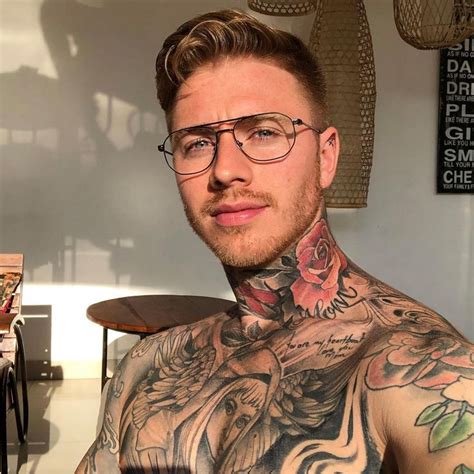 Image may contain: 1 person, eyeglasses and beard | Sexy tattooed men, Tatted men, Inked men
