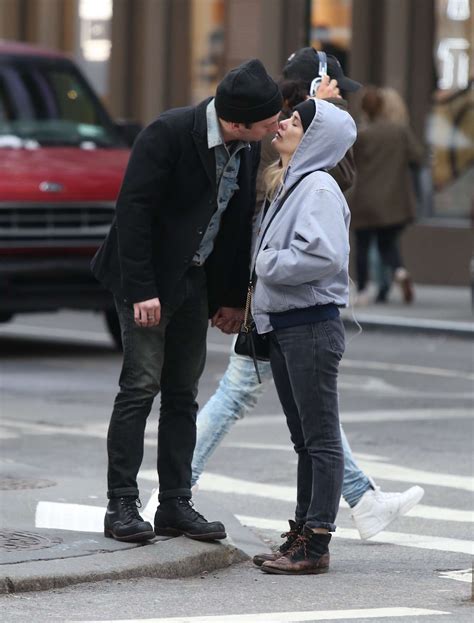 Addison Timlin and Jeremy Allen White shares a kiss in NY – GotCeleb