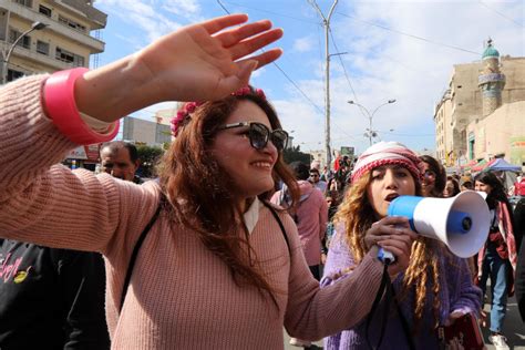 Thousands of Iraqi women take to streets, defy Shia cleric - The Statesman