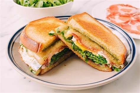 Green Eggs and Ham Grilled Cheese - The Woks of Life