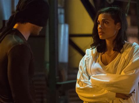 Why Everybody Fell for Rosario Dawson's Daredevil Character, Claire Temple | E! News