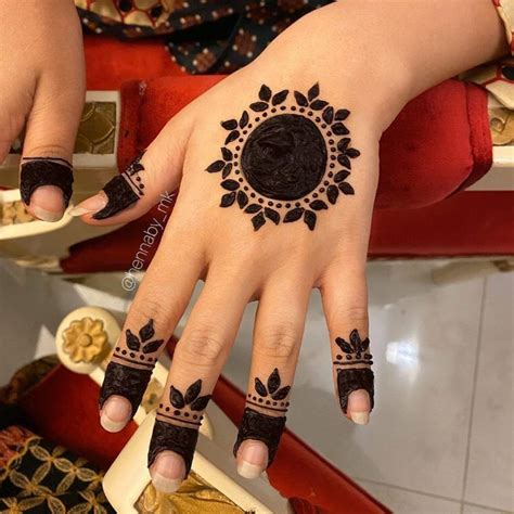 50+ Minimal Mehndi Designs For Your Intimate Wedding | Hennadesigns, Henna patronen, Henna