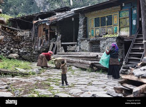 Life in a rural Nepali village, Manaslu Circuit, Nepal Stock Photo: 168571143 - Alamy