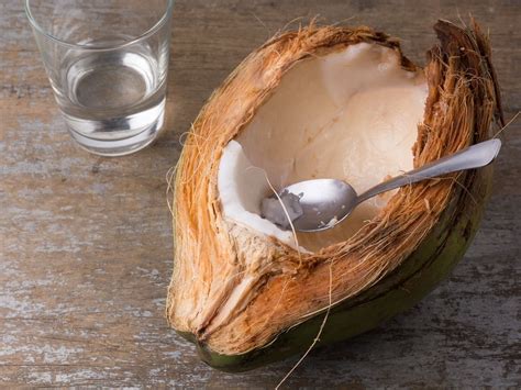 Benefits of Eating Coconut Meat in Summer