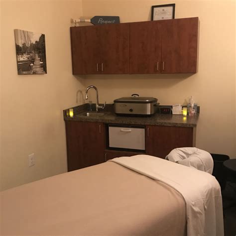 HAND & STONE MASSAGE AND FACIAL SPA - 43 Reviews - Skin Care - 2480 Solomon's Island Rd ...
