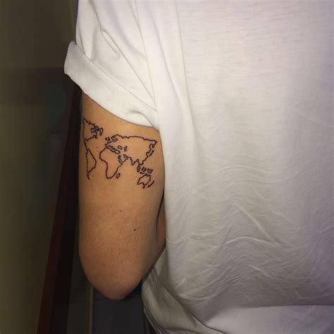 world map tattoo mapa mundi tatuagem | Tatuagens | Pinterest | Mapa mundi, Tatuagens e Tatuagens ...