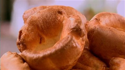 Yorkshire Puddings, Sunday Lunch, Mary Berry Cooks - BBC Two | Yorkshire pudding, Bbc food, Mary ...