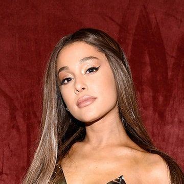 Ariana Grande Wore a V-Shaped French Manicure in Her Engagement Ring Reveal Photos | Blonde ...