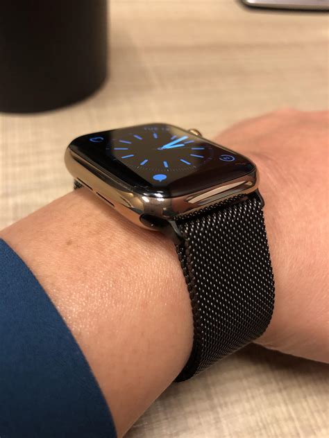 Gold SS + black Milanese loop. : r/AppleWatch