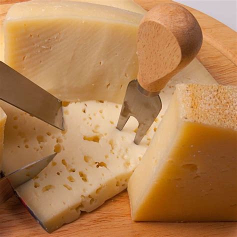 Most Popular Italian Cheeses (15+ Well-Loved Cheese Varieties To Try!)