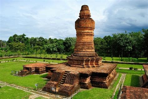 Candi Muara Takus. Peninggalan Kerajaan Sriwijaya di Riau - Yuk Piknik