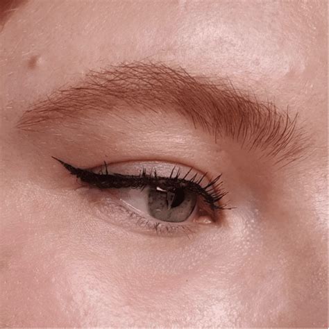 Eyeliner Looks - Tips and Tricks to Help You Rock Your Wings