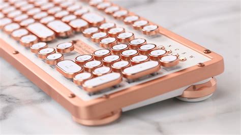 This Rose Gold Keyboard Is the Prettiest Thing We've Ever Laid Eyes On | Rose gold aesthetic ...