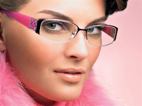 What Glasses Make A Woman Look Younger at Kenneth Girard blog