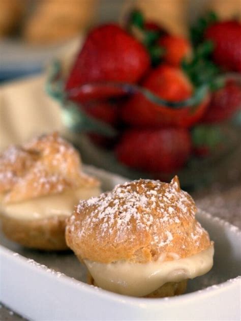 Easy Bavarian Cream Puff Recipe - Happy Money Saver