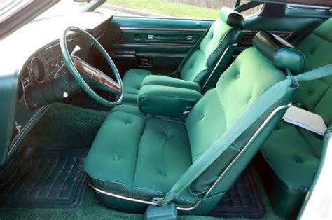 1976 Ford Thunderbird: No Reserve | Barn Finds