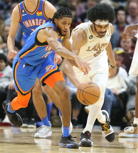 Evan Mobley plays hero in crunch time, lifts Cavaliers over Thunder, 110-102 - cleveland.com