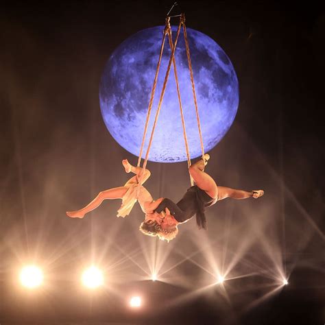 Pink Performs Show-Stopping Medley of Hits — Including Aerial Duet with Daughter Willow! — at ...