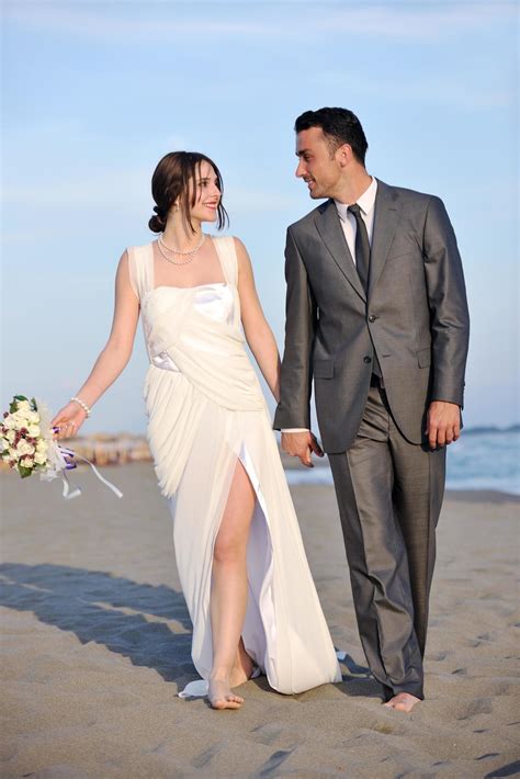 romantic beach wedding at sunset 12648080 Stock Photo at Vecteezy