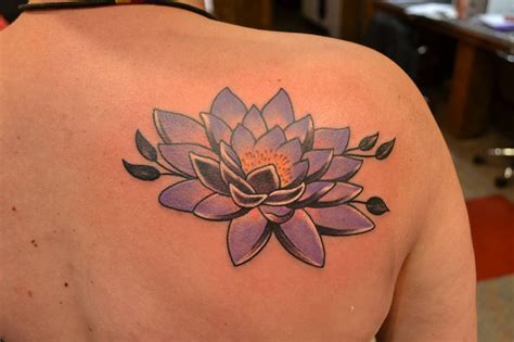 Total 40+ imagen tatuaje flor de loto color - Thptletrongtan.edu.vn