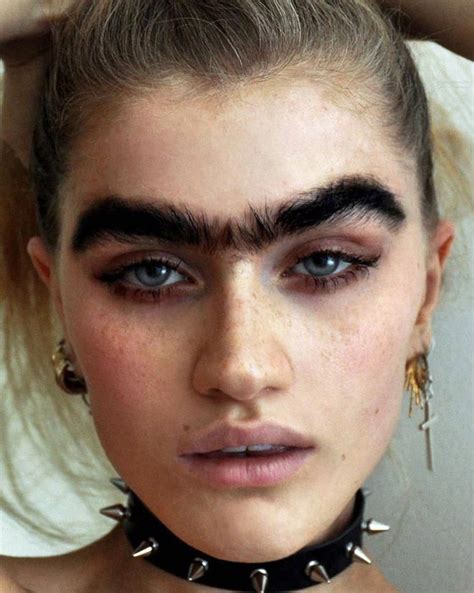 Instagram's #UnibrowMovement of Proud Monobrow Women | Eyebrow trends, Unibrow, Beauty trends