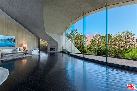 Peek Inside Bob Hope's Iconic John Lautner–Designed Palm Springs Estate ...